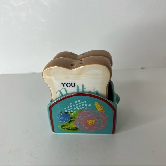 Pioneer Woman salt and pepper shaker set. BREAD, I Loaf You RARE, HTF - Picture 2 of 4